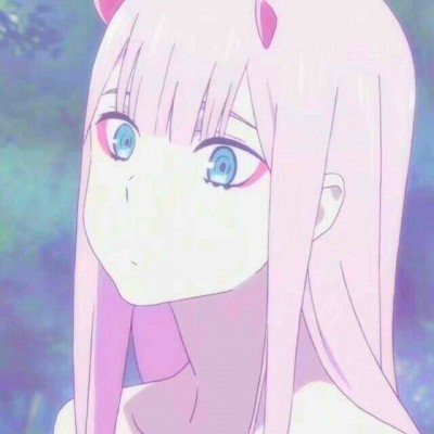 女生痛经捡来的猫从门缝推药进来